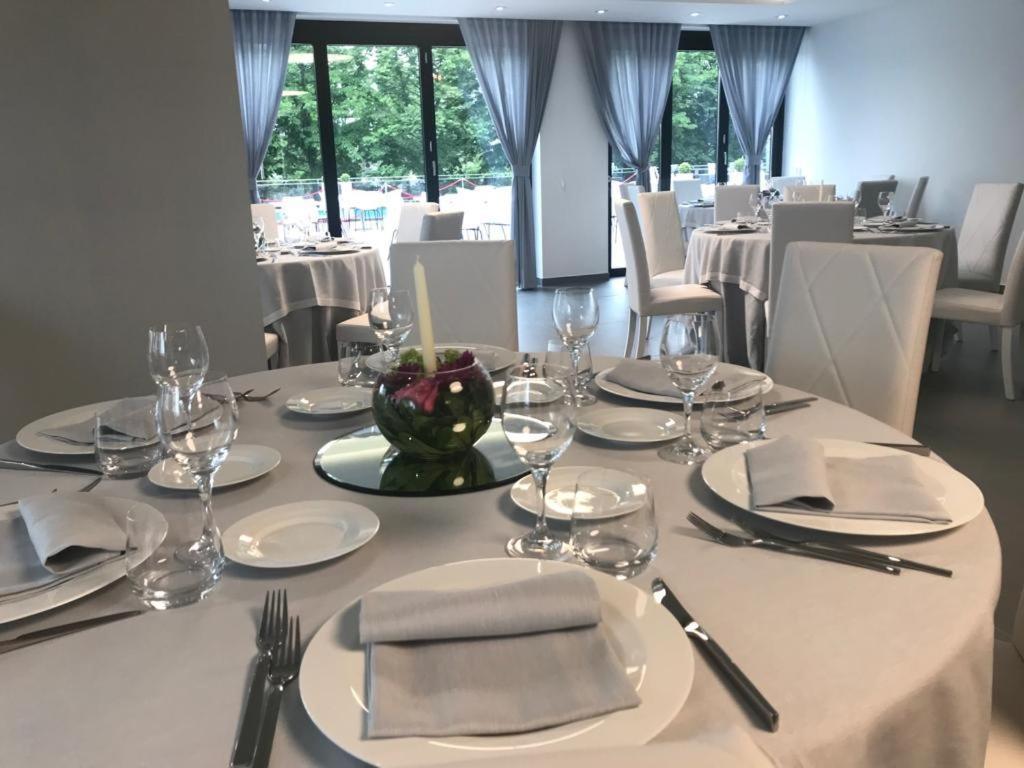 Domus Grand Hotel Rende Buitenkant foto