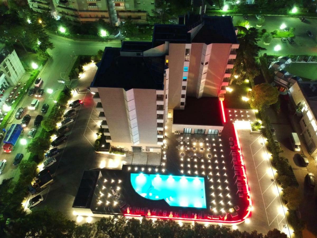 Domus Grand Hotel Rende Buitenkant foto